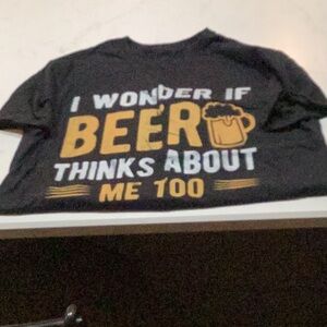 NWOT I Wonder if Beer Thinks About Me Too tshirt